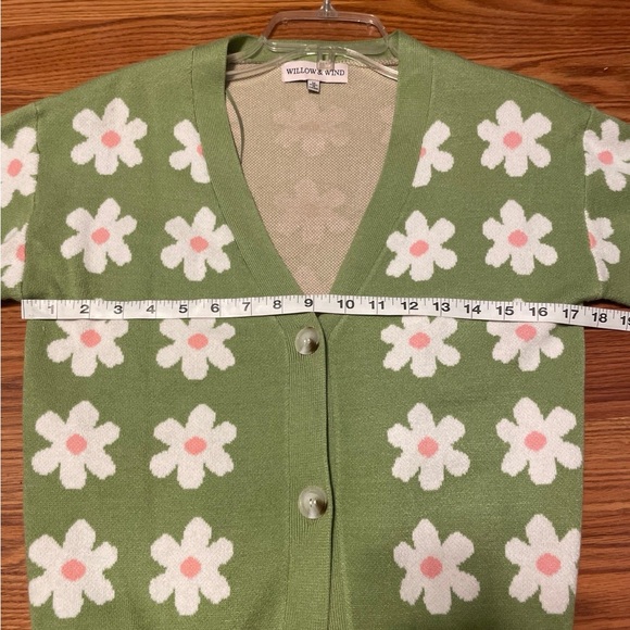 Willow & Wind Daisy Avocado Green Cardigan - Picture 7 of 7